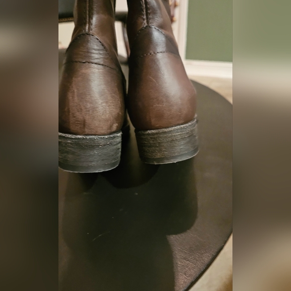 FRYE Melissa button lug tall boots in color Smoke. Size 8 - Picture 12 of 15